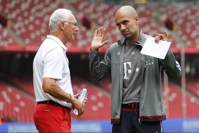 Franz Beckenbauer mit Pep Guardiola zu dessen Zeit als Bayern-Trainer. Franz Beckenbauer