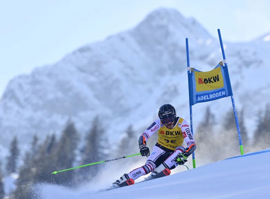 Sarrazin fährt nämlich ursprünglich im Riesenslalom. In der technischen Disziplin fällt er zunächst aber eher durch viele Ausfälle auf.