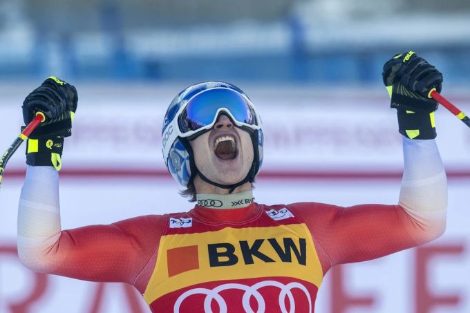 Marco Odermatt jubelt nach seiner Fahrt in Wengen. Marco Odermatt