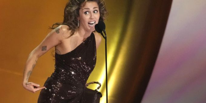 Mit «Flowers» - Miley Cyrus gewinnt Grammy für Aufnahme des Jahres