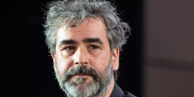 Deniz Yücel, deutsch-türkischer Journalist, tritt als Präsident des PEN-Zentrums Deutschland zurück. Deniz Yücel