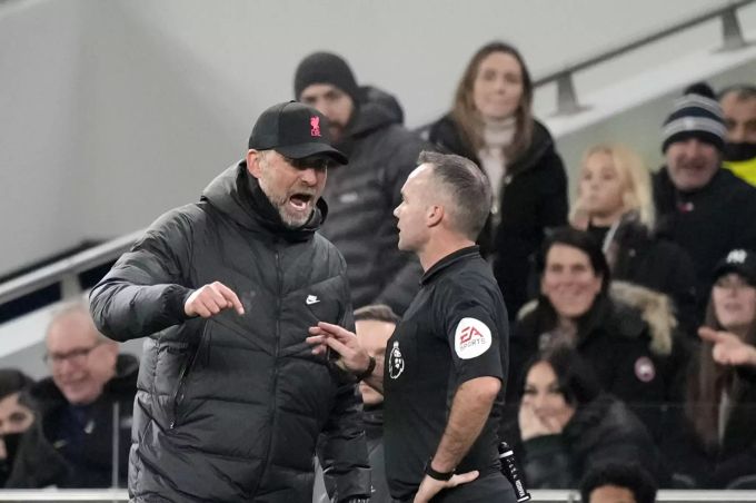 Jürgen Klopp (Liverpool) ärgert sich über den dichten Terminkalender in der Premier League. Jürgen Klopp Premier League