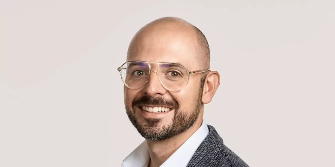Das Theater St. Gallen bekommt im August 2023 einen neuen Direktor: Der jetzige Operndirektor Jan Henric Bogen überzeugte das Wahlgremium mit seiner Bewerbung. Das Theater St. Gallen bekommt im August 2023 einen neuen Direktor: Der jetzige Operndirektor Jan Henric Bogen überzeugte das Wahlgremium mit seiner Bewerbung.