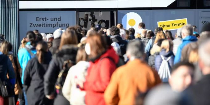 Corona-Impfung in Stuttgart. Corona-Impfung in Stuttgart.