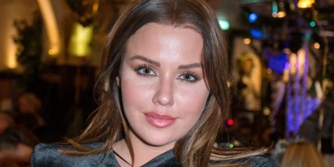 Kim Gloss hat sich mit dem Coronavirus angesteckt. Kim Gloss hat sich mit dem Coronavirus angesteckt.