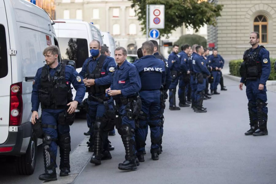 Das Personal der Kantonspolizei Bern ist bei den Corona-Demos gefordert.