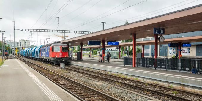 Der Bahnhof Wetzikon (ZH). Der Bahnhof Wetzikon (ZH).
