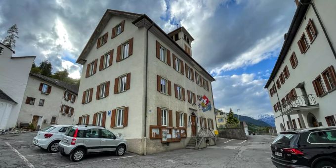Das Gemeindehaus Cazis. Das Gemeindehaus Cazis.