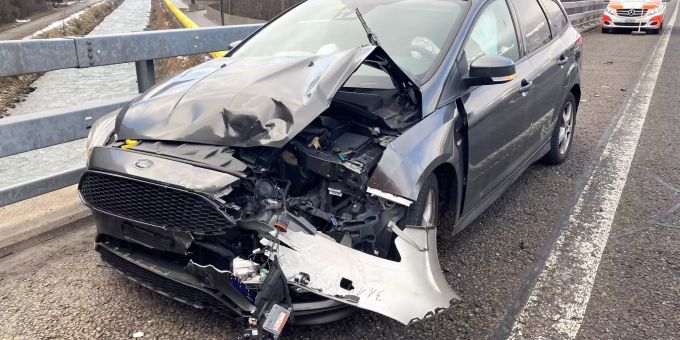 An den Fahrzeugen entstand Sachschaden. Unfall