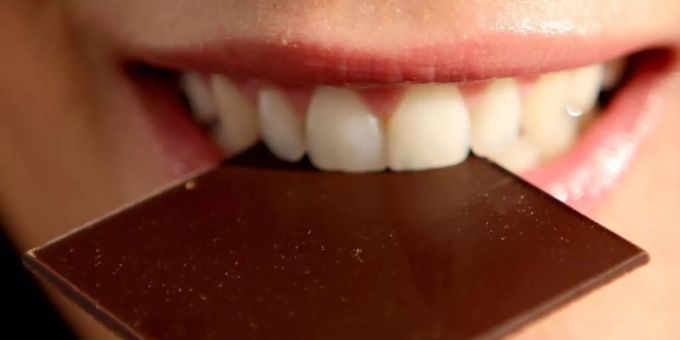 Deutschland und die Schweiz gelten als Schokoladen-Länder schlechthin. Auf der Rangliste des höchsten Pro-Kopf-Konusms wechseln sich die beiden Länder auf Platz 1 regelmässig ab. Foto: Oliver Berg/dpa Deutschland und die Schweiz gelten als Schokoladen-Länder schlechthin. Auf der Rangliste des höchsten Pro-Kopf-Konusms wechseln sich die beiden Länder auf Platz 1 regelmässig ab. Foto: Oliver Berg/dpa