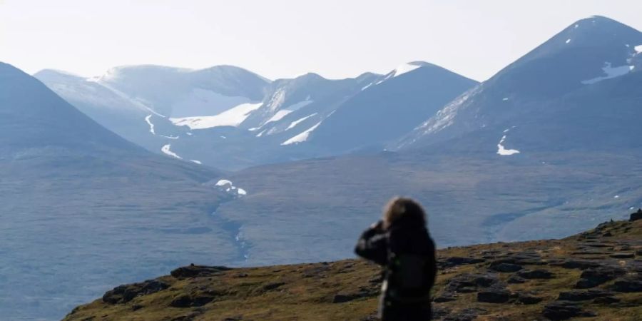 Schmelzender Schnee in Schwedens hohem Norden
