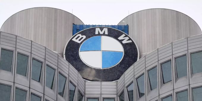 Die Zentrale des Autobauers BMW in München. BMW Zentrale München