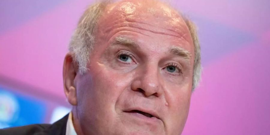 Uli Hoeness spricht sich für eine Rückkehr von Thomas Müller ins DFB-Team aus. Foto: Sven Hoppe/dpa