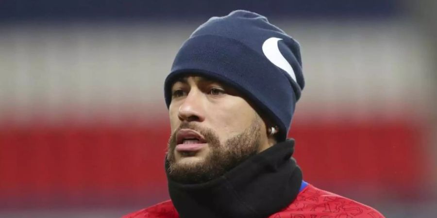 Verteidigt sich nach Empörung über Silvester-Party: Neymar. Foto: Thibault Camus/AP/dpa