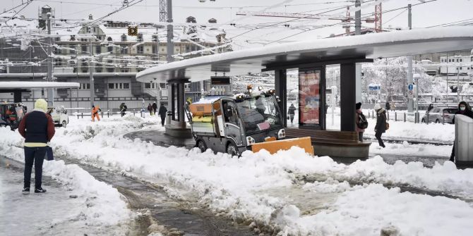 stadt zürich beschädigte fahrleitungen bus