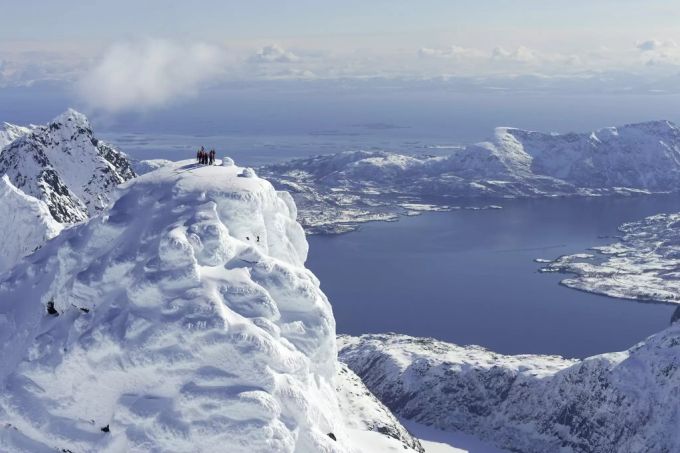 Die Lofoten bieten die wohl beste Natur-Kombination: Schnee, Berge und Meer. Lofoten