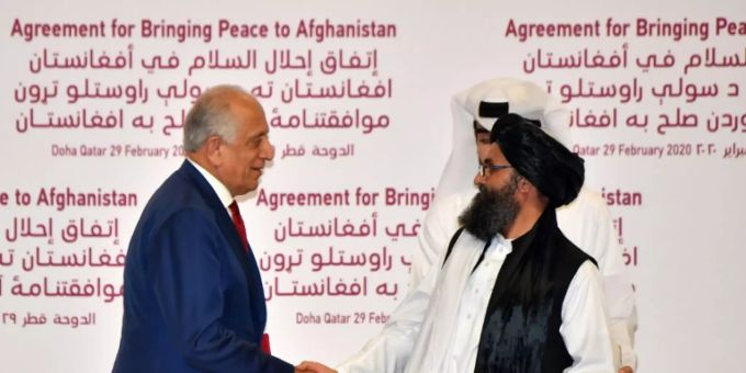 Der US-Gesandte Khalilzad und Taliban-Mitgründer Baradar Der US-Gesandte Khalilzad und Taliban-Mitgründer Baradar