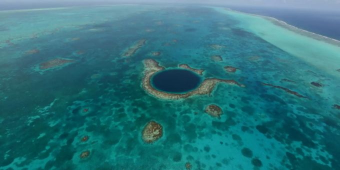 500 Meter hoch - Korallenriff im Great Barrier Reef entdeckt