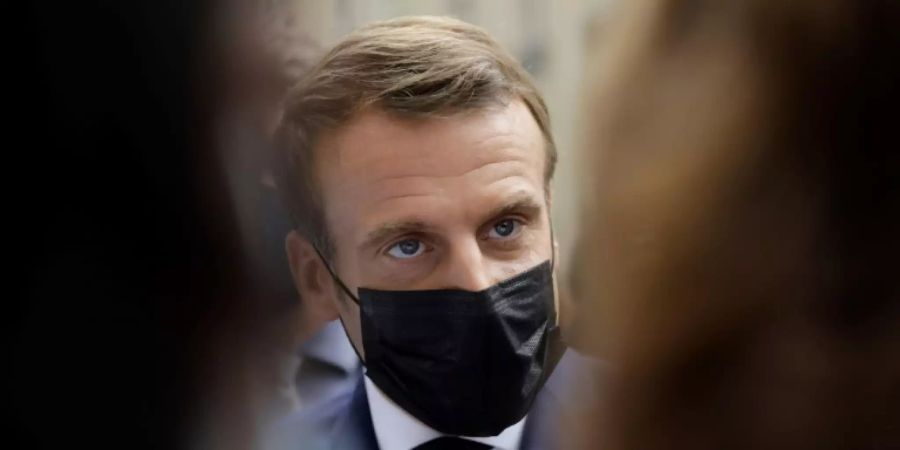 Emmanuel Macron le 6 octobre 2020 à l'hôpital Rothschild