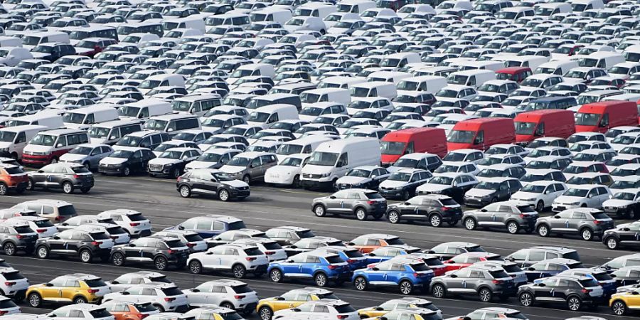 Volkswagen verkauft im Juli beinahe so viele Autos wie im Vorjahr. (Archivbild)