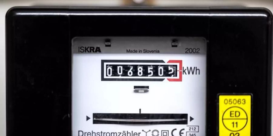 Rund 289.000 Haushalten wurde 2019 der Strom wegen unbezahlter Rechnungen abgestellt. Voraussetzung dafür ist, dass der Kunde mit mindestens 100 Euro in Zahlungsverzug ist. Foto: Sina Schuldt/dpa