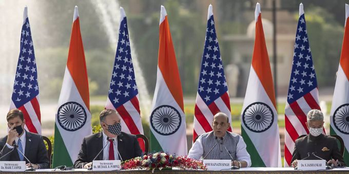 Mark Esper (l-r), Verteidigungsminister der USA, Mike Pompeo, Aussenminister der USA, Rajnath Singh, Verteidigungsminister von Indien, und Subrahmanyam Jaishankar, Aussenminister von Indien, nehmen an einer gemeinsamen Pressekonferenz im Hyderabad House teil. Foto: Altaf Qadri/AP/dpa Mark Esper (l-r), Verteidigungsminister der USA, Mike Pompeo, Aussenminister der USA, Rajnath Singh, Verteidigungsminister von Indien, und Subrahmanyam Jaishankar, Aussenminister von Indien, nehmen an einer gemeinsamen Pressekonferenz im Hyderabad House teil. Foto: Altaf Qadri/AP/dpa