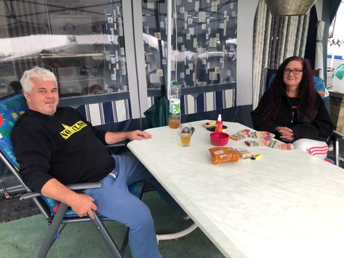 Ralph Wehrle und seine Partnerin Marianne Domfeld haben sich fürs Jassturnier angemeldet.