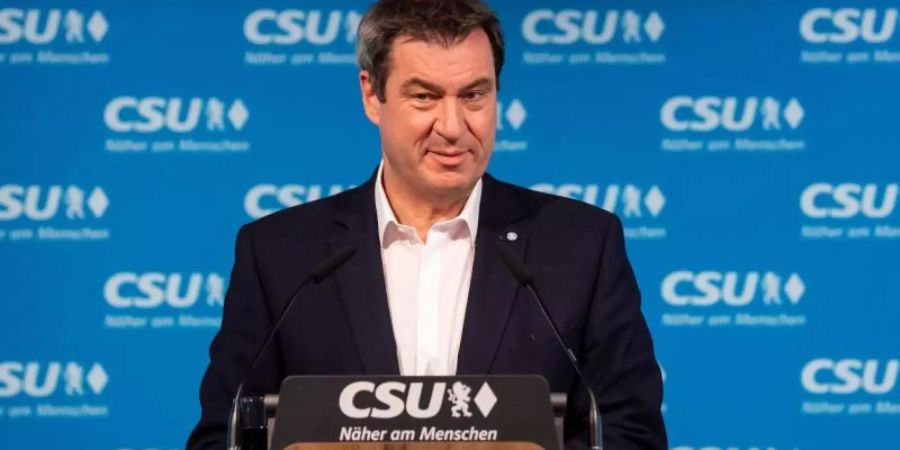 Zur Eindämmung der Corona-Zahlen kündigt Bayerns Ministerpräsident Markus Söder eine Maskenpflicht auf öffentlichen Plätzen an. Foto: Sven Hoppe/dpa