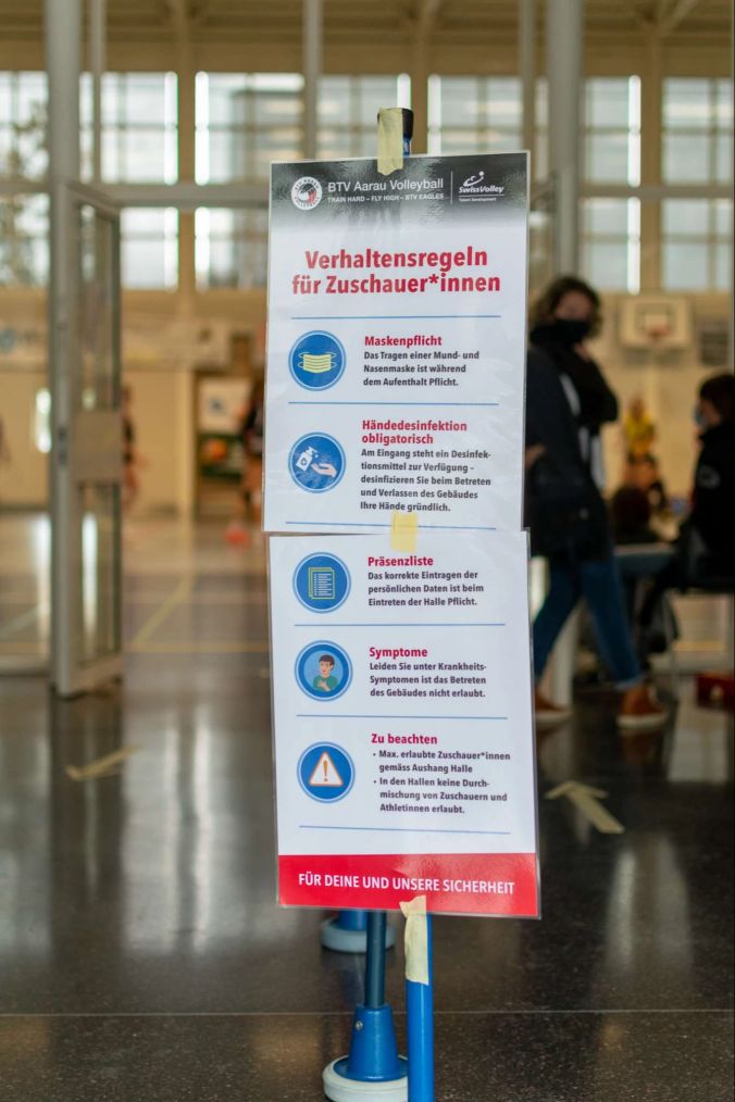 Die Verhaltensregeln wurden deutlich ausgestellt.