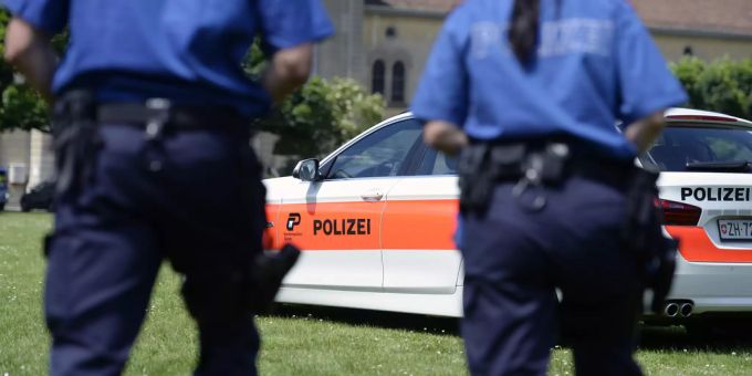 Polizisten der Kantonspolizei Zürich. (Symbolbild) kantonspolizei zürich