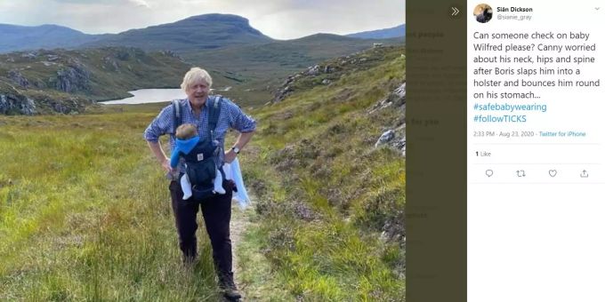 Der britische Premierminister Boris Johnson war auf einem Ausflug in den Highlands. Ein Foto zeigt, wie sein Sohn gefährlich tief in seiner Trage hängt. Boris johnson baby