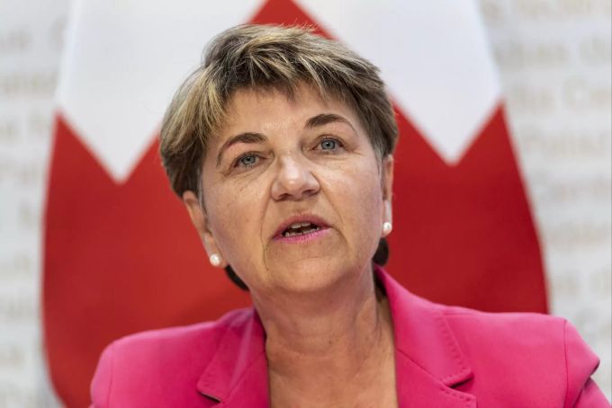 Bundesrätin Viola Amherd erläutert im Anschluss an die Bundesratssitzung die Wahl des Kampfjets durch die Regierung, am Mittwoch, 30. Juni 2021 in Bern. Viola Amherd Kampfjet