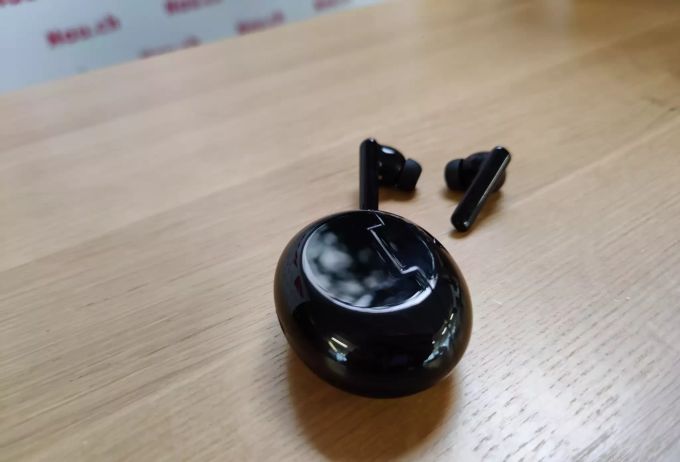Die Unterseite der Hülle ist abgeflacht. Huawei FreeBuds 4i