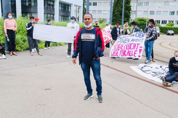 Ibrahim* kann wegen politischer Verfolgung nicht in sein Heimatland Eritrea zurückkehren. Demo Wabern