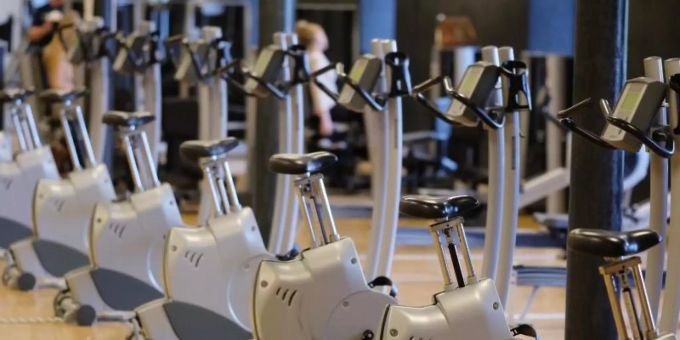 Sportgeräte in einem Fitnessstudio. Foto: Sebastian Willnow/dpa-Zentralbild/dpa/Symbolbild Sportgeräte in einem Fitnessstudio. Foto: Sebastian Willnow/dpa-Zentralbild/dpa/Symbolbild
