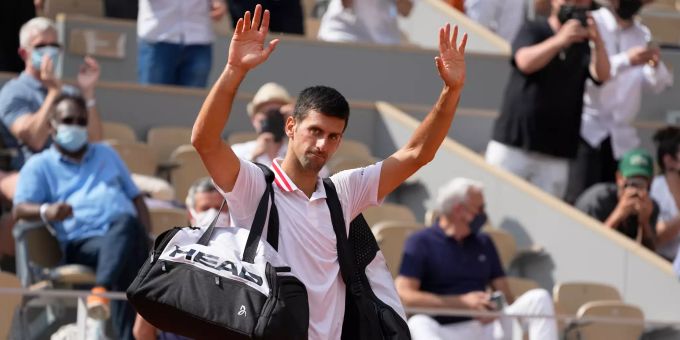Novak Djokovic rettet sich an den French Open mit WC-Pause