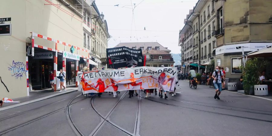 Wegen der Demonstration in Bern wird auch der öffentliche Verkehr blockiert.