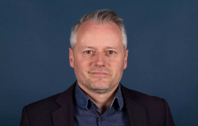 Nau.ch-Chefredaktor Micha Zbinden. Micha Zbinden Djokovic