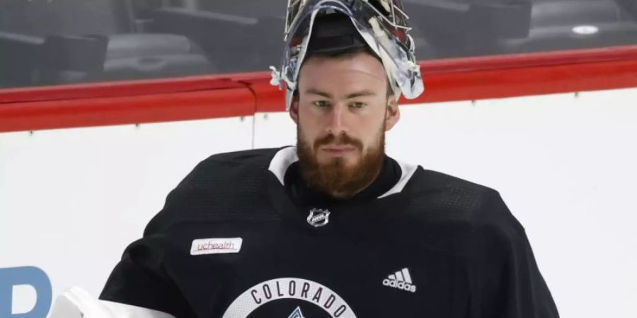 Hat sich im Spiel gegen die Dallas Stars verletzt: Philipp Grubauer, Torwart bei Colorado Avalanche. Foto: David Zalubowski/AP/dpa