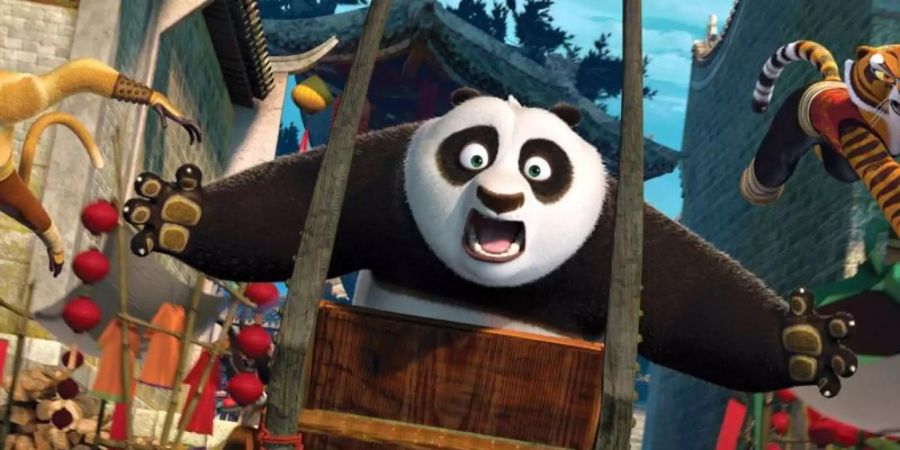 Monkey (l), Panda Po (M) und Tigress in einer Szene des Films «Kung Fu Panda 2 - Doppelt bärenstark». Foto: ---/SUPER RTL/dpa