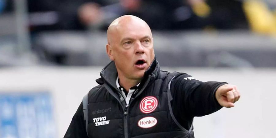 Trainer Uwe Rösler startete mit Fortuna Düsseldorf schlecht in die Saison. Foto: Roland Weihrauch/dpa
