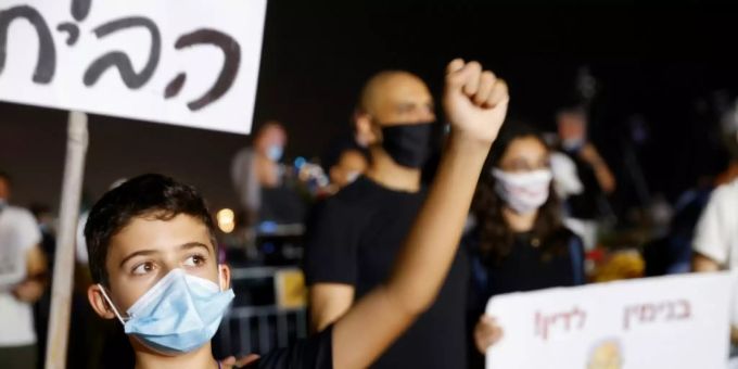 Jerusalem - Erneut protestieren tausende Israelis gegen Netanjahu