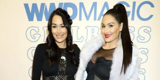 Brie und Nikki Bella sind Mütter geworden. Brie und Nikki Bella