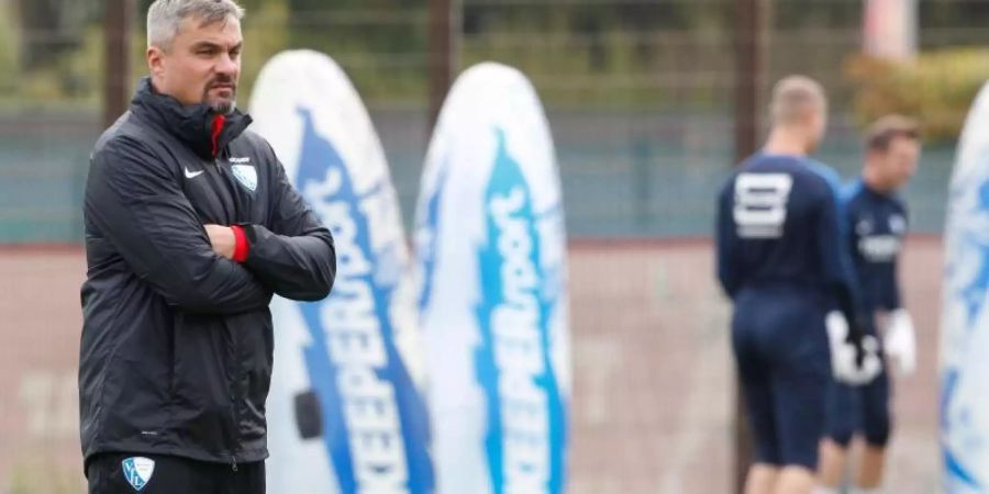 Muss mit dem VfL Bochum auf Trainingslager und Testspiel verzichten: Trainer Thomas Reis. Foto: Roland Weihrauch/dpa