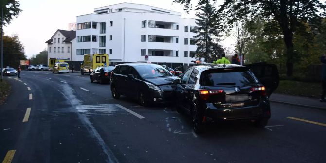 Streifkollision mit anschliessender Frontalkollision