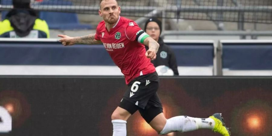 Marvin Bakalorz wird Hannover 96 verlassen. Foto: Swen Pförtner/dpa