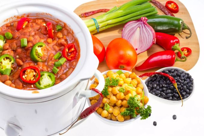 Suppe im Slowcooker vorbereitet. Slowcooker