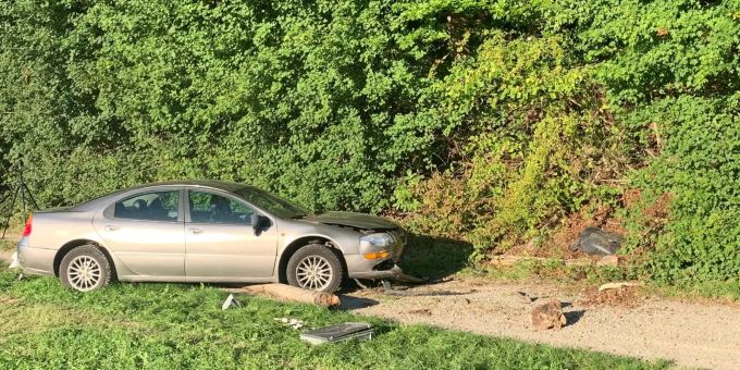 Bei dem Selbstunfall in Ellikon am Rhein (Gemeindegebiet Marthalen) verstarb die 75-jährige Lenkerin. Marthalen