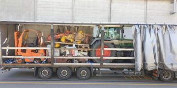 Sattelzug in Schieflage