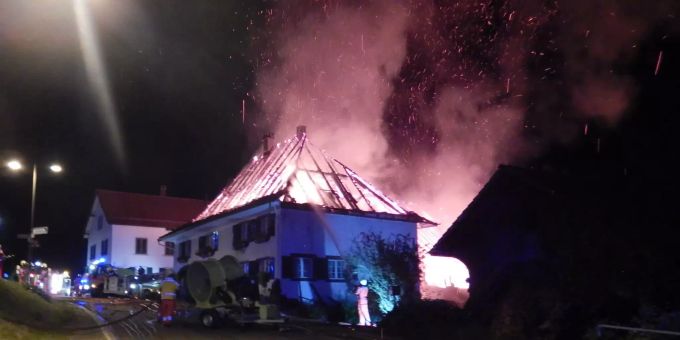 Beim Brand in Niederneunforn TG entstand hoher Sachschaden. Niederneunforn
